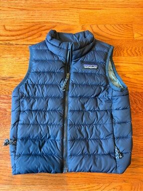 Patagonia Kids' Navy Down Puffer and shirt Bundle 2T